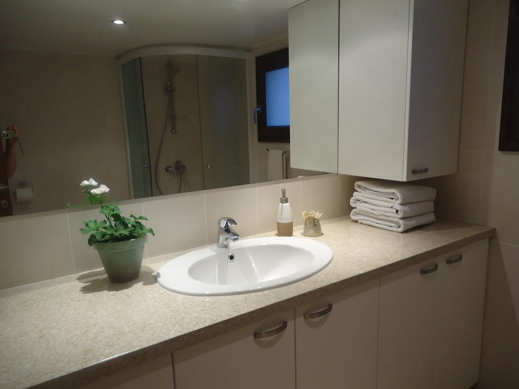 Petralona Apartment Agios Athanasios 객실 사진