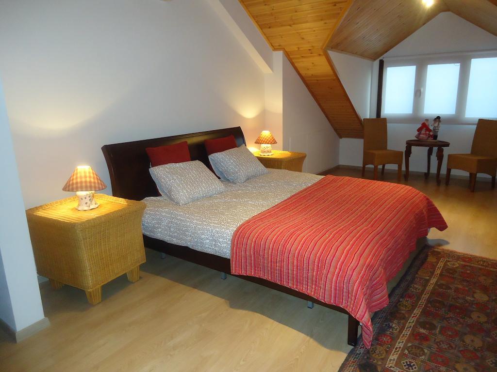 Petralona Apartment Agios Athanasios 객실 사진